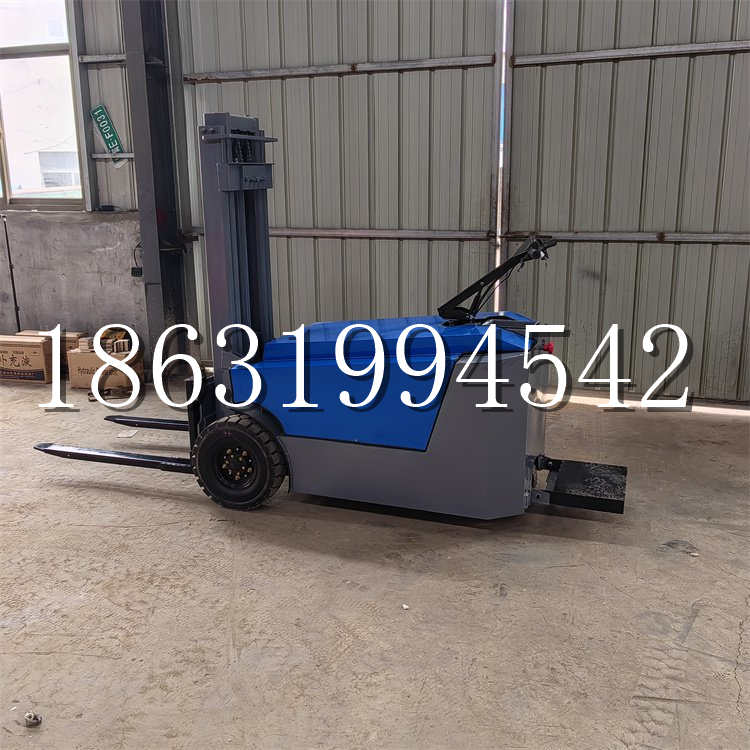 岳阳县全电动叉车插腿式堆高车液压装卸车1.5吨升高小型站驾式铲车